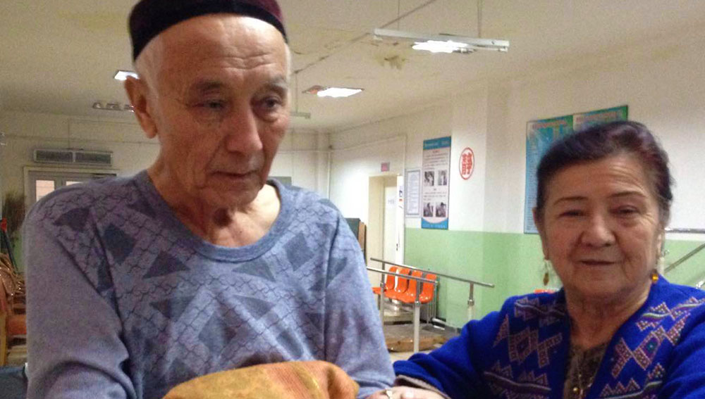 The parents of RFA Uyghur service reporter Gulchehra Hoja. The photo was taken at a hospital in Urumqi, Xinjiang Uyghur Autonomous Region, China in December, 2017. 